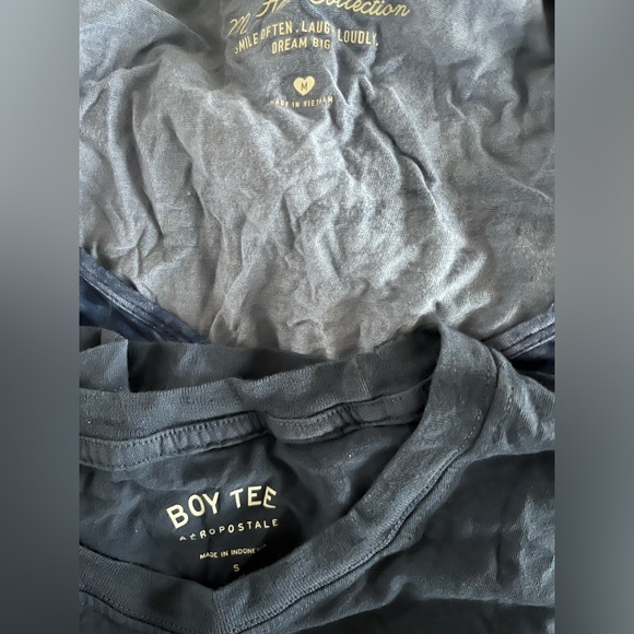 Bundle of HOLLISTER Tees 💥 - Picture 3 of 4